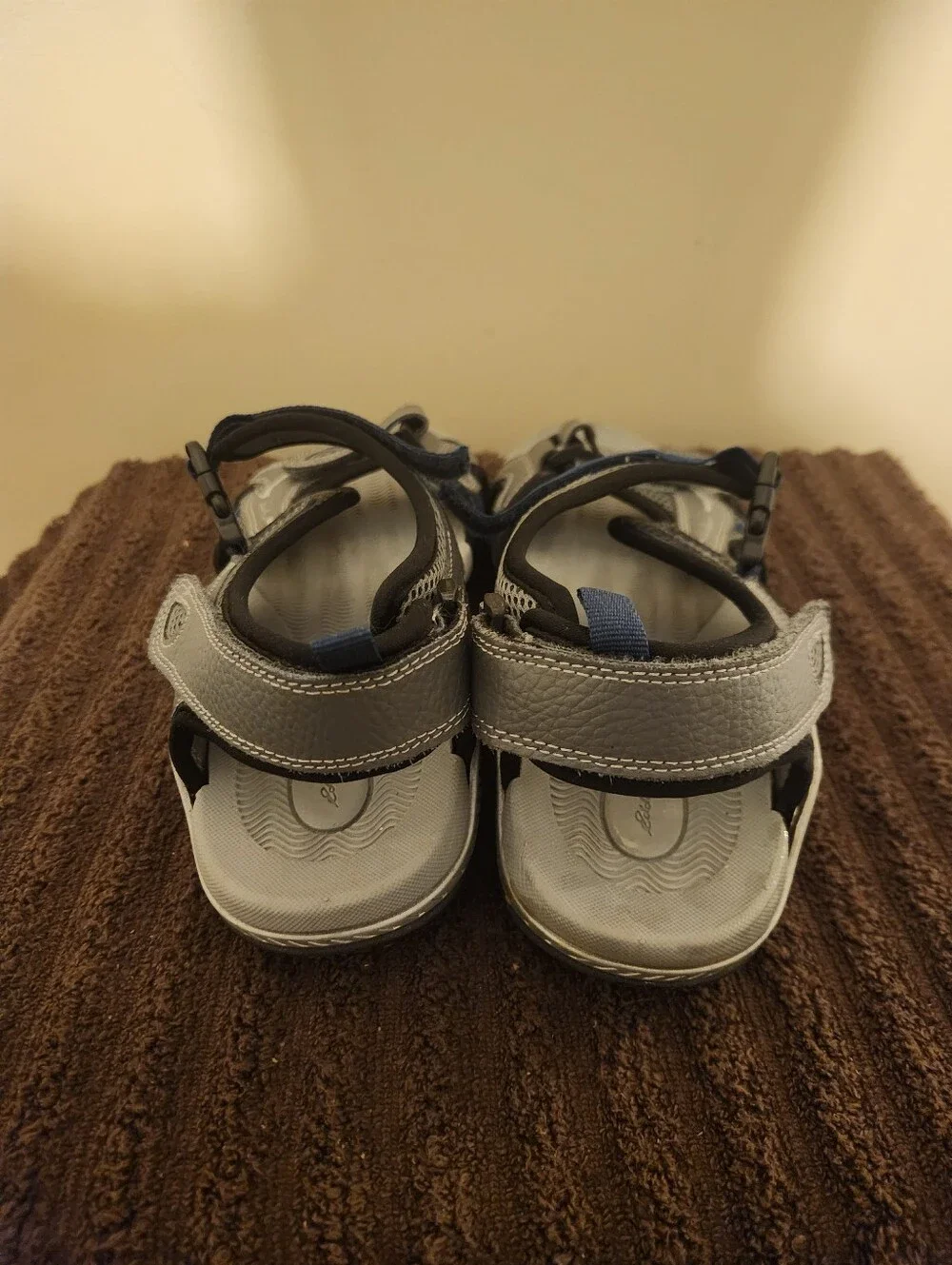 Eddie Bauer Men 11 Med gray and blue outdoor adjustable hook-and-loop sandals